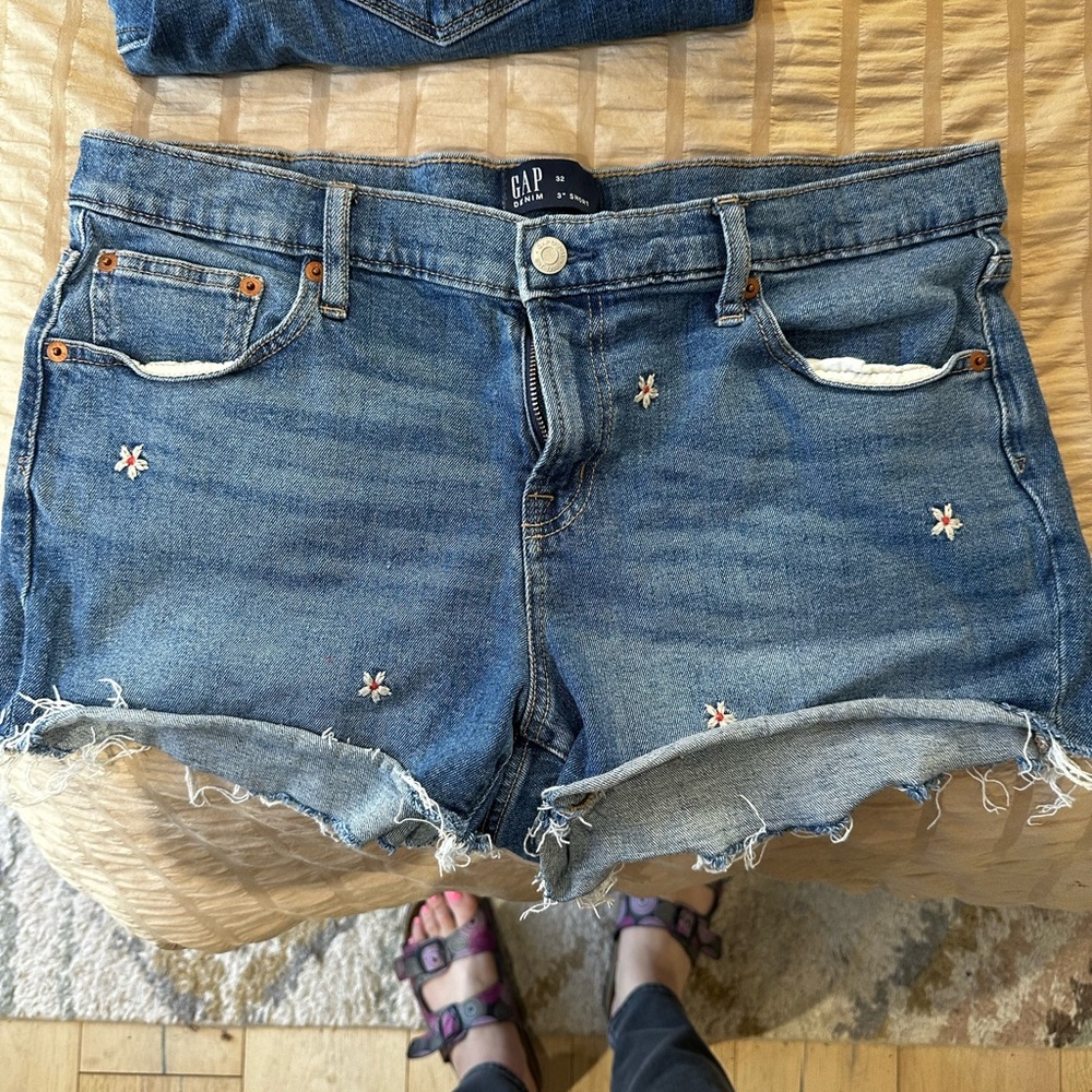 GAP Women's Blue Denim Shorts with Embroidered flowers